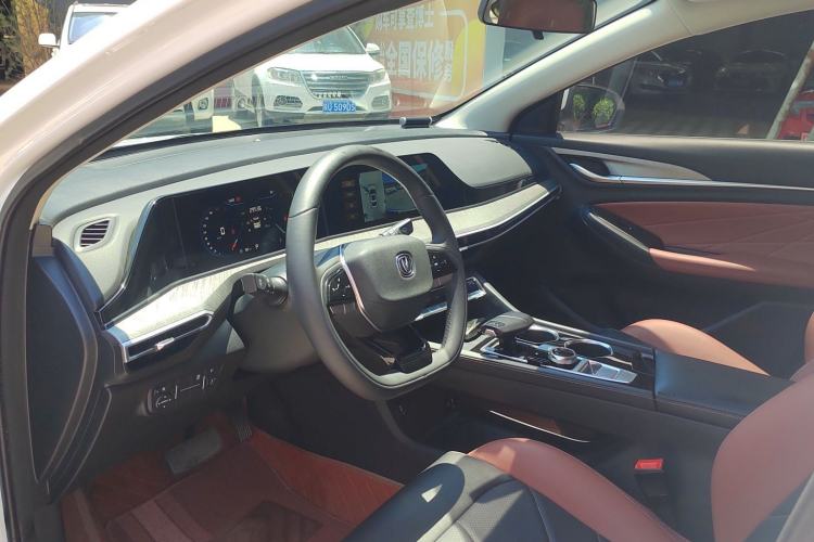 Used CHANGAN Eado 2022 PLUS Blue Whale NE 1.4T GDI DCT Prestige Edition Interior 4