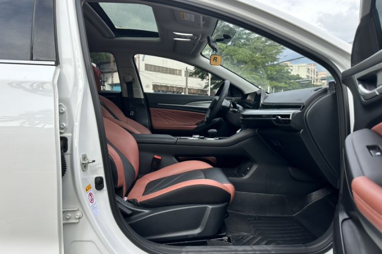 Used CHANGAN Eado 2022 PLUS Blue Whale NE 1.4T GDI DCT Prestige Edition Interior 5