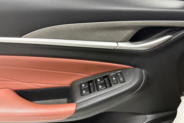 Used CHANGAN Eado 2022 PLUS Blue Whale NE 1.4T GDI DCT Prestige Edition Interior 5