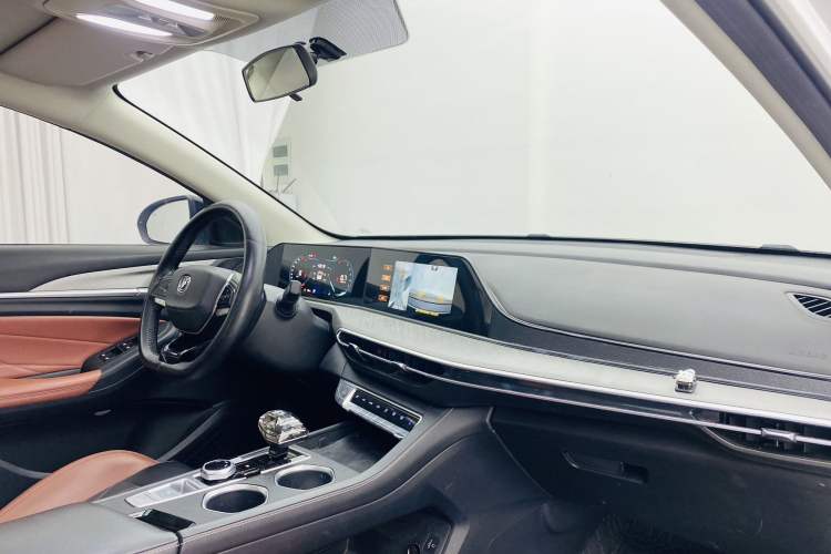 Used CHANGAN Eado 2022 PLUS Blue Whale NE 1.4T GDI DCT Prestige Edition Interior 5
