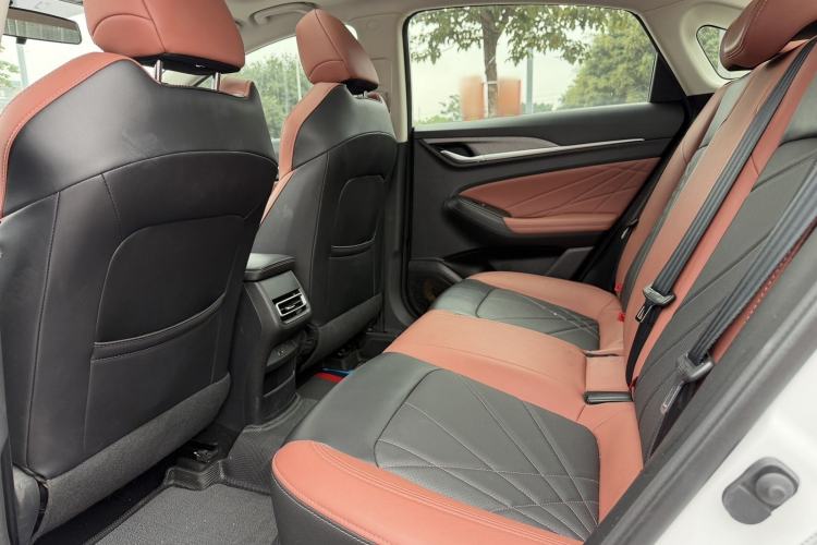 Used CHANGAN Eado 2022 PLUS Blue Whale NE 1.4T GDI DCT Prestige Edition Interior 7