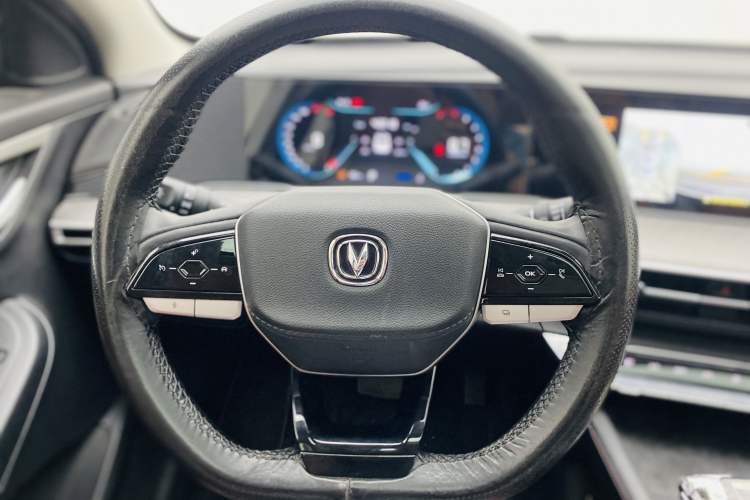 Used CHANGAN Eado 2022 PLUS Blue Whale NE 1.4T GDI DCT Prestige Edition Interior 8