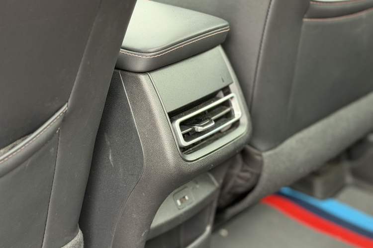 Used CHANGAN Eado 2022 PLUS Blue Whale NE 1.4T GDI DCT Prestige Edition Interior 9