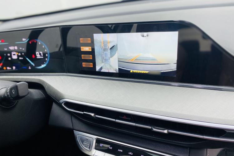 Used CHANGAN Eado 2022 PLUS Blue Whale NE 1.4T GDI DCT Prestige Edition Interior 9