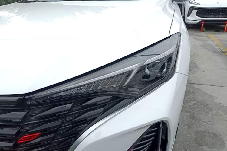 Used CHANGAN Eado 2022 PLUS Blue Whale NE 1.4T GDI DCT Flagship Edition Left Front Headlight