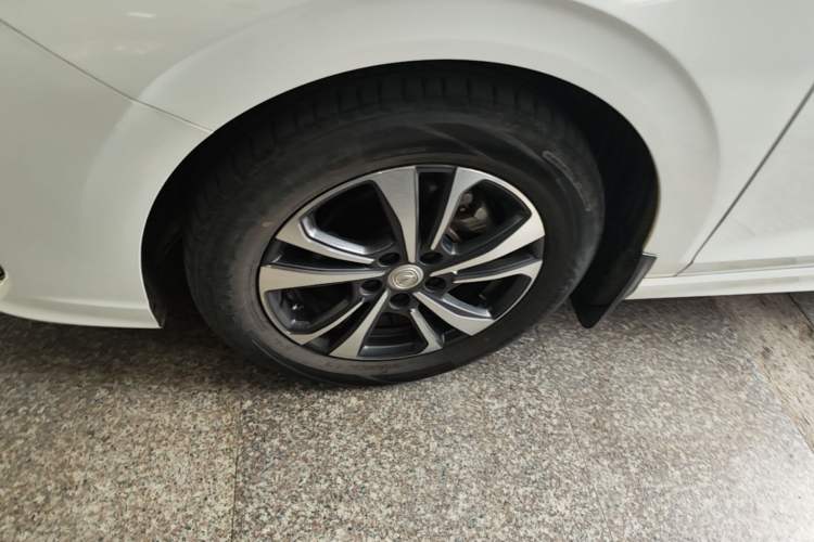 Used CHANGAN Eado 2022 PLUS Blue Whale NE 1.4T GDI DCT Prestige Edition Left Front Wheel Hub