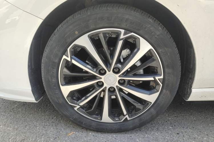 Used CHANGAN Eado 2022 PLUS Blue Whale NE 1.4T GDI DCT Flagship Edition Left Front Wheel Hub