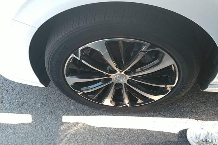 Used CHANGAN Eado 2022 PLUS Blue Whale NE 1.4T GDI DCT Flagship Edition Left Front Wheel Hub