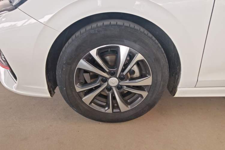 Used CHANGAN Eado 2022 PLUS Blue Whale NE 1.4T GDI DCT Prestige Edition Left Front Wheel Hub