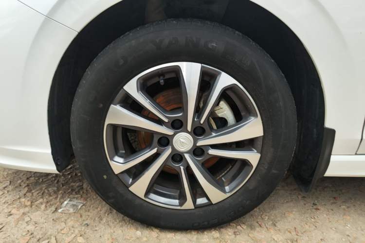 Used CHANGAN Eado 2022 PLUS Blue Whale NE 1.4T GDI DCT Prestige Edition Left Front Wheel Hub