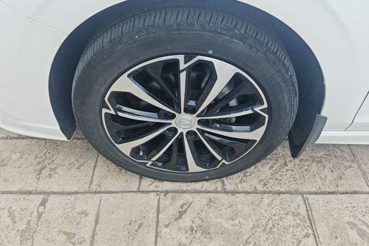 Used CHANGAN Eado 2022 PLUS Blue Whale NE 1.4T GDI DCT Flagship Edition Left Front Wheel Hub