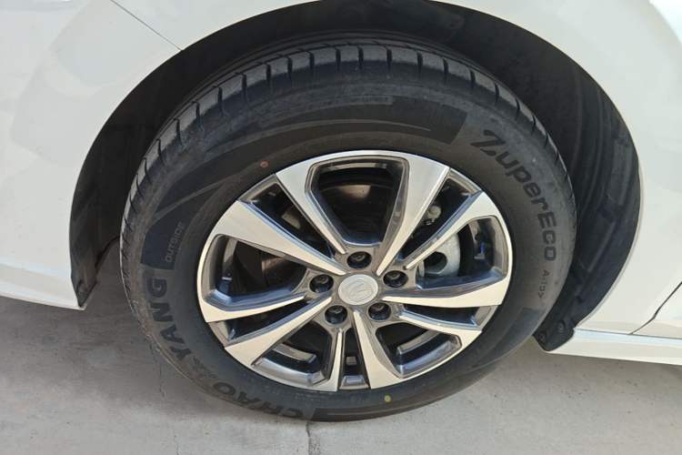 Used CHANGAN Eado 2022 PLUS Blue Whale NE 1.4T GDI DCT Prestige Edition Left Front Wheel Hub