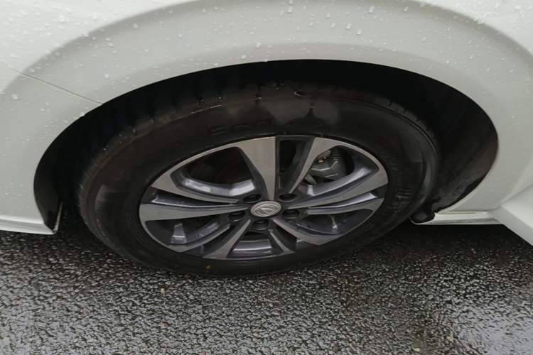 Used CHANGAN Eado 2022 PLUS Blue Whale NE 1.4T GDI DCT Prestige Edition Left Front Wheel Hub
