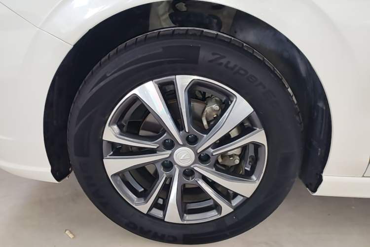 Used CHANGAN Eado 2022 PLUS 1.6L GDI CVT Luxury Model Left Front Wheel Hub