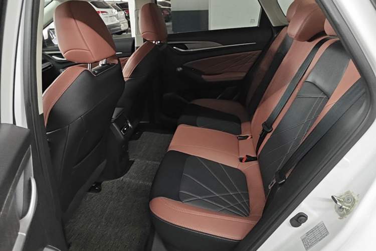 Used CHANGAN Eado 2022 PLUS Blue Whale NE 1.4T GDI DCT Prestige Edition Left Rear Seat
