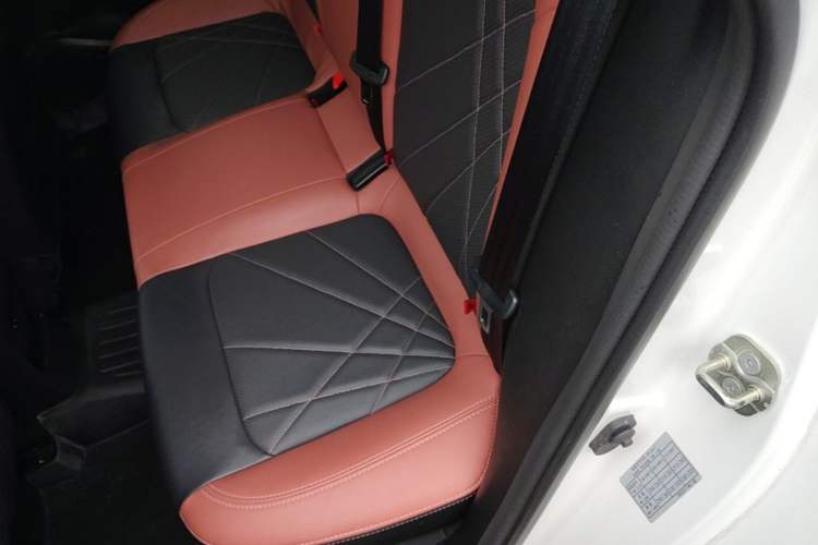 Used CHANGAN Eado 2022 PLUS Blue Whale NE 1.4T GDI DCT Prestige Edition Left Rear Seat