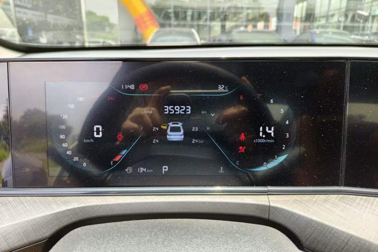 Used CHANGAN Eado 2022 PLUS Blue Whale NE 1.4T GDI DCT Prestige Edition Odometer Close Up