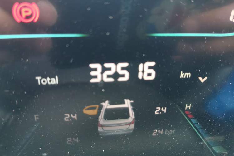 Used CHANGAN Eado 2022 PLUS 1.6L GDI Manual Luxury Model Odometer Close Up