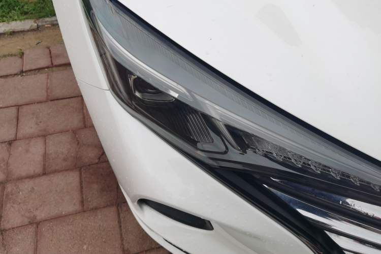 Used CHANGAN Eado 2022 PLUS 1.6L GDI Manual Luxury Model Right Front Headlight