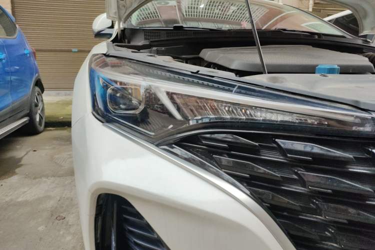 Used CHANGAN Eado 2022 PLUS Blue Whale NE 1.4T GDI DCT Prestige Edition Right Front Headlight