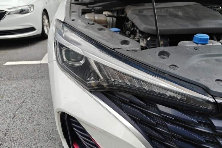Used CHANGAN Eado 2022 PLUS Blue Whale NE 1.4T GDI DCT Prestige Edition Right Front Headlight