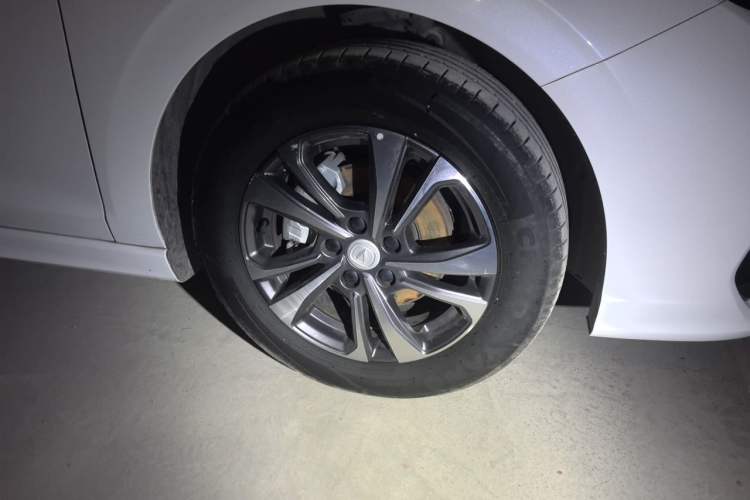 Used CHANGAN Eado 2022 PLUS Blue Whale NE 1.4T GDI DCT Prestige Edition Right Front Wheel Hub