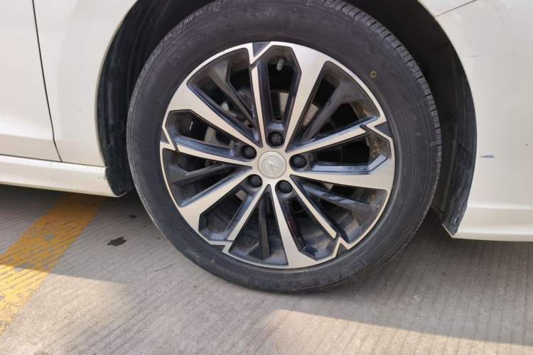 Used CHANGAN Eado 2022 PLUS Blue Whale NE 1.4T GDI DCT Flagship Edition Right Front Wheel Hub