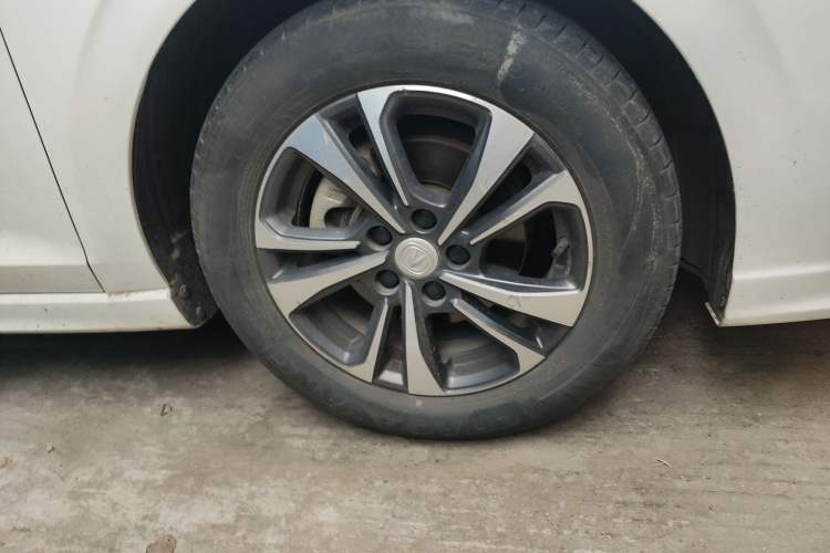 Used CHANGAN Eado 2022 PLUS Blue Whale NE 1.4T GDI DCT Prestige Edition Right Front Wheel Hub