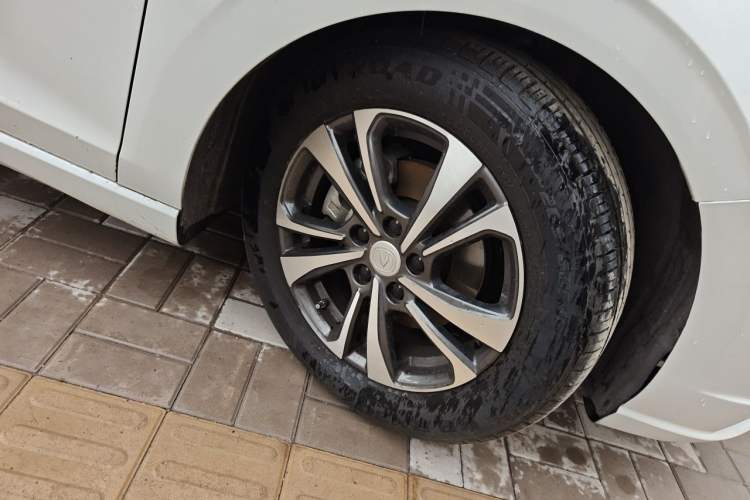Used CHANGAN Eado 2022 PLUS 1.6L GDI CVT Luxury Model Right Front Wheel Hub