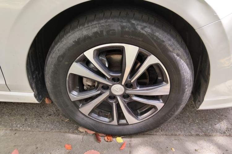 Used CHANGAN Eado 2022 PLUS Blue Whale NE 1.4T GDI DCT Prestige Edition Right Front Wheel Hub