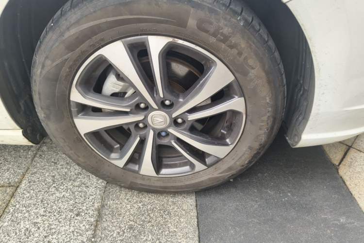 Used CHANGAN Eado 2022 PLUS Blue Whale NE 1.4T GDI DCT Prestige Edition Right Front Wheel Hub