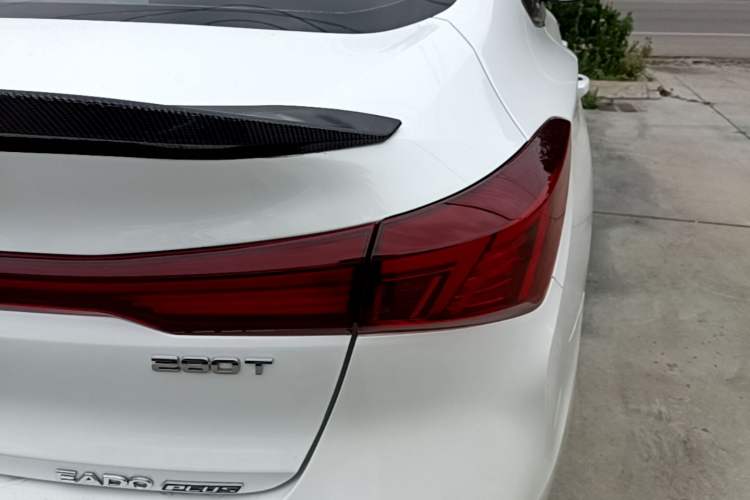 Used CHANGAN Eado 2022 PLUS Blue Whale NE 1.4T GDI DCT Flagship Edition Right Rear Taillight