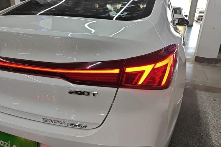 Used CHANGAN Eado 2022 PLUS Blue Whale NE 1.4T GDI DCT Prestige Edition Right Rear Taillight