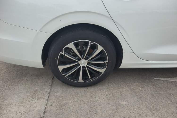 Used CHANGAN Eado 2022 PLUS Blue Whale NE 1.4T GDI DCT Flagship Edition Right Rear Wheel Hub