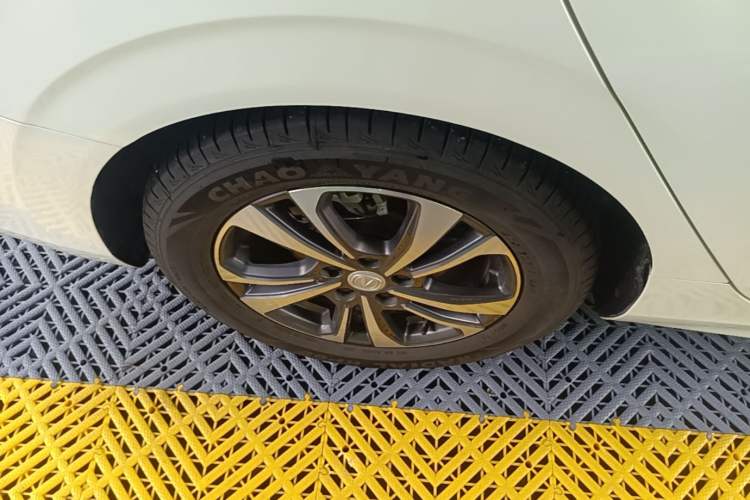 Used CHANGAN Eado 2022 PLUS 1.6L GDI CVT Luxury Model Right Rear Wheel Hub