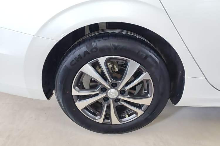 Used CHANGAN Eado 2022 PLUS 1.6L GDI CVT Luxury Model Right Rear Wheel Hub