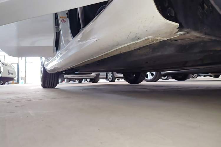 Used CHANGAN Eado 2022 PLUS 1.6L GDI CVT Luxury Model Right Side Sill