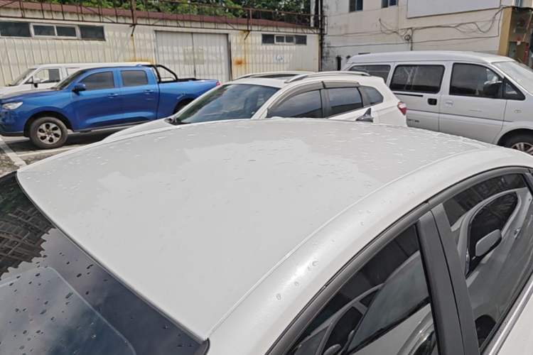Used CHANGAN Eado 2022 PLUS 1.6L GDI Manual Elite Model Roof