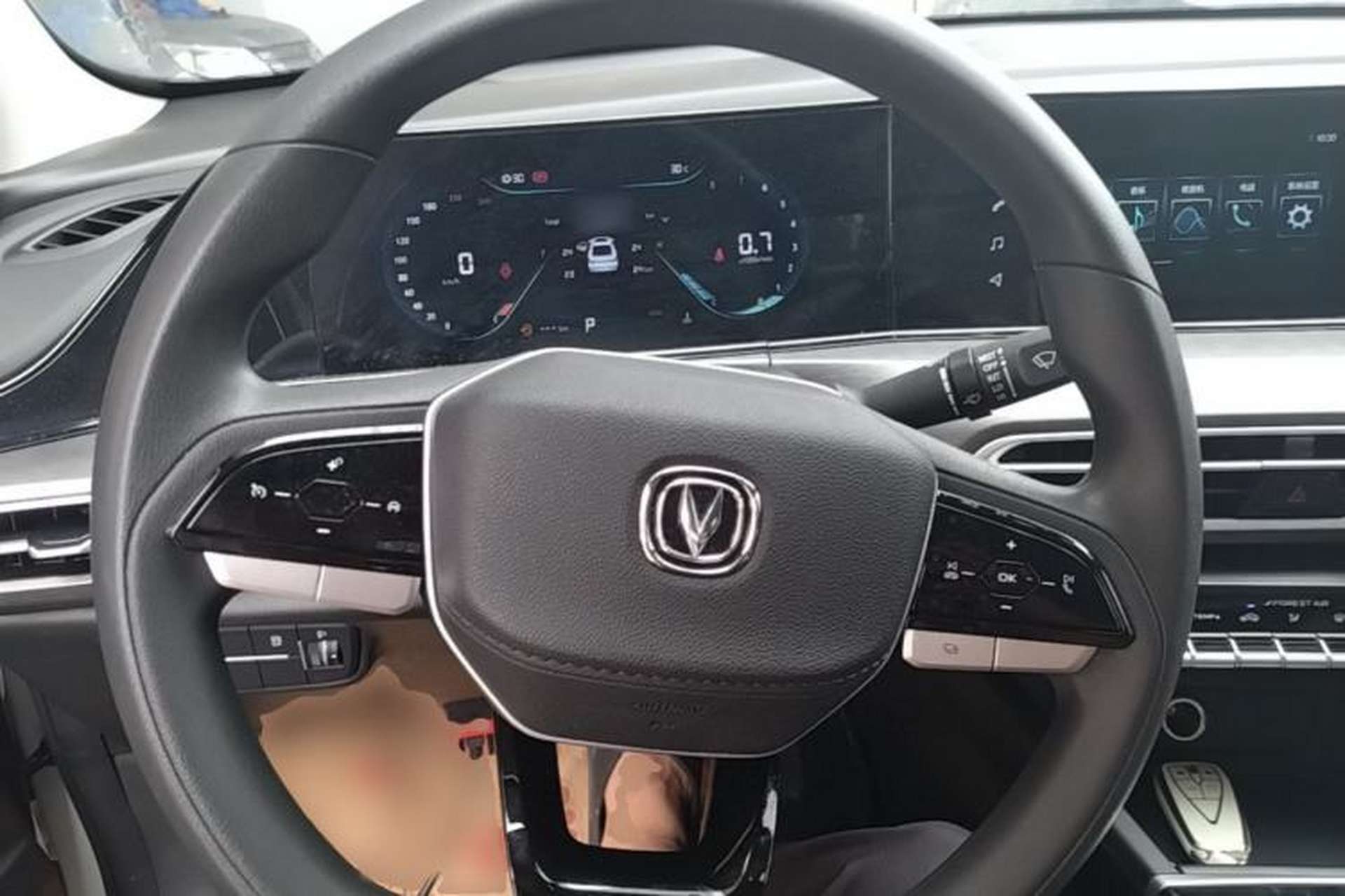 Used CHANGAN Eado 2022 PLUS 1.6L GDI CVT Elite Model Steering Wheel
