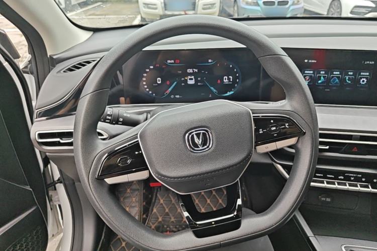 Used CHANGAN Eado 2022 PLUS 1.6L GDI Manual Elite Model Steering Wheel