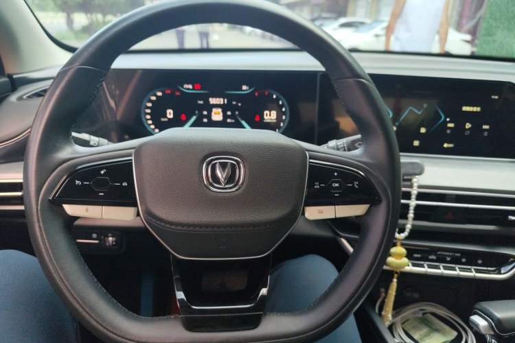 Used CHANGAN Eado 2022 PLUS 1.6L GDI CVT Luxury Model Steering Wheel