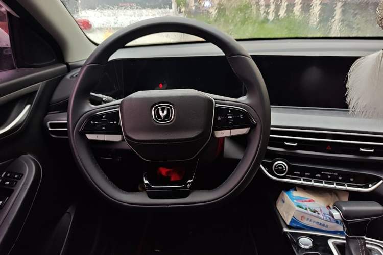 Used CHANGAN Eado 2022 PLUS 1.6L GDI CVT Luxury Model Steering Wheel