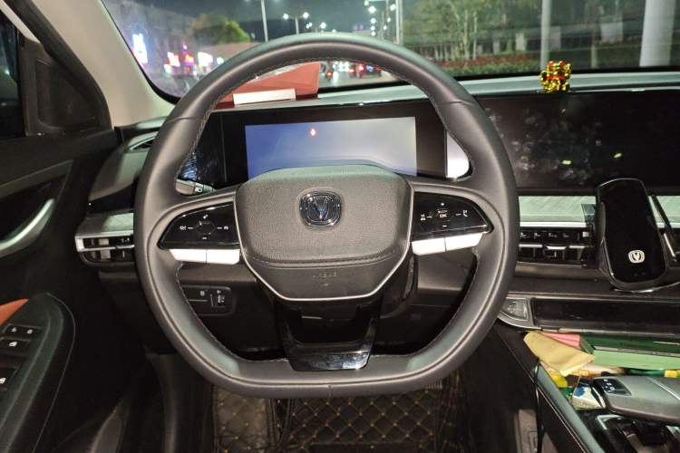 Used CHANGAN Eado 2022 PLUS Blue Whale NE 1.4T GDI DCT Flagship Edition Steering Wheel