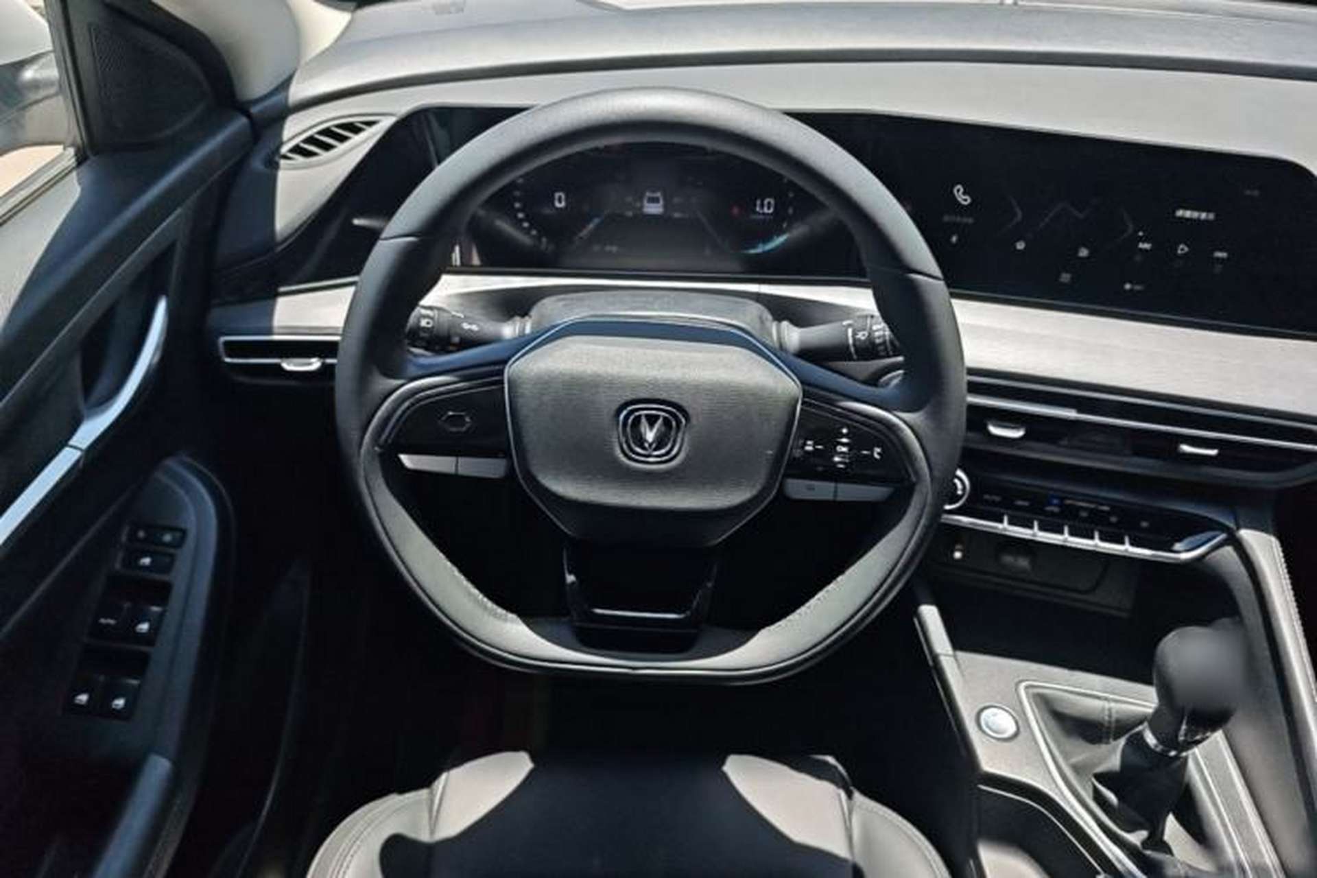 Used CHANGAN Eado 2022 PLUS 1.6L GDI Manual Luxury Model Steering Wheel