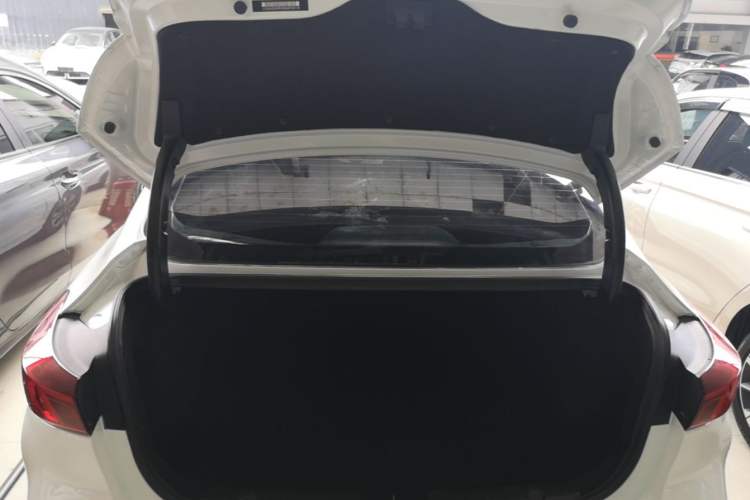 Used CHANGAN Eado 2022 PLUS Blue Whale NE 1.4T GDI DCT Prestige Edition Trunk