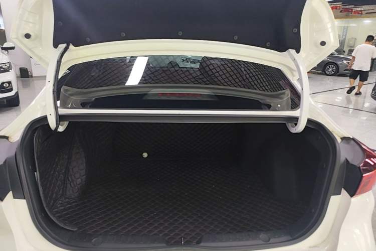Used CHANGAN Eado 2022 PLUS Blue Whale NE 1.4T GDI DCT Prestige Edition Trunk