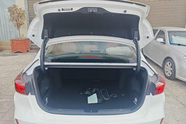 Used CHANGAN Eado 2022 PLUS Blue Whale NE 1.4T GDI DCT Flagship Edition Trunk