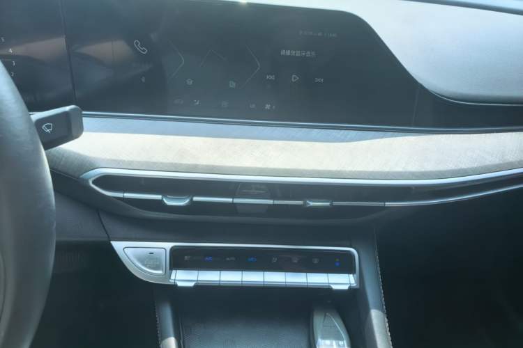 Used CHANGAN Eado 2023 Changan Edition PLUS Blue Whale NE 1.4T GDI DCT Prestige Version Audio And AC Panel