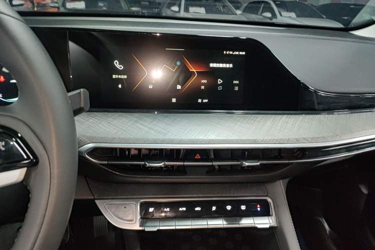 Used CHANGAN Eado 2023 Changan Edition PLUS Blue Whale NE 1.4T GDI DCT Prestige Version Audio And AC Panel