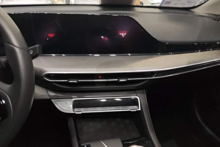 Used CHANGAN Eado 2023 Changan Edition PLUS Blue Whale NE 1.4T GDI DCT Prestige Version Audio And AC Panel